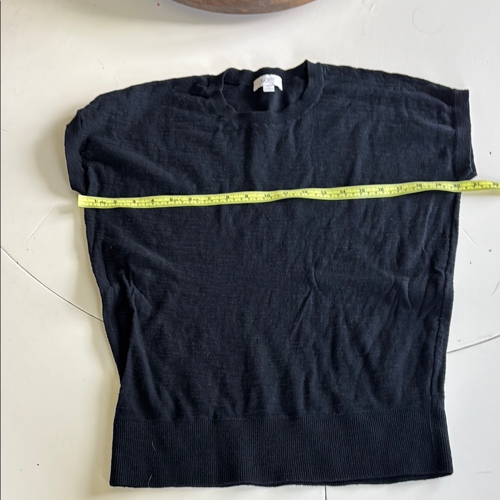 🌺LOFT Black Short Sleeve Tee - Picture 4 of 4